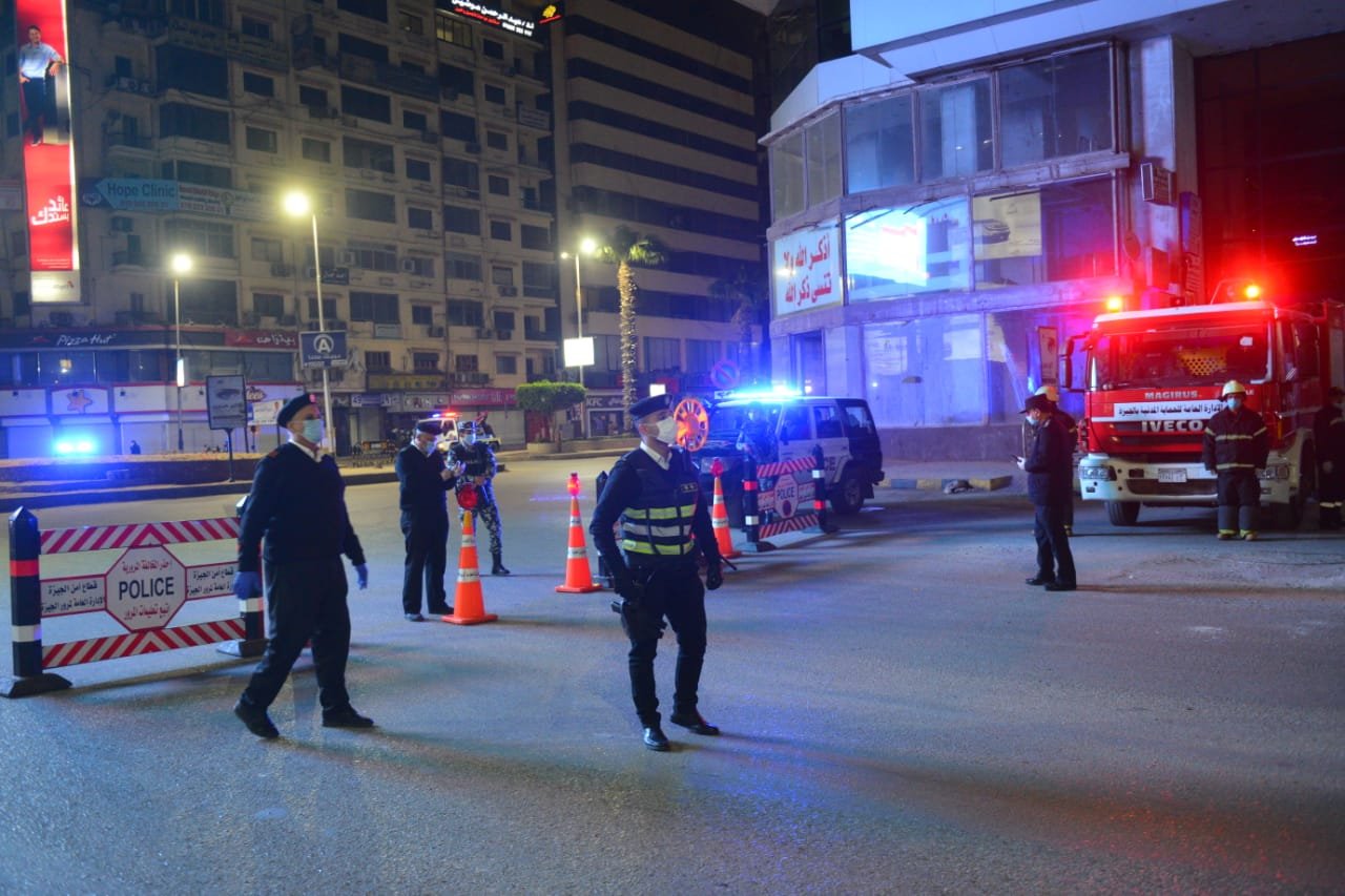 بعد تسجيل أعلى عدد إصابة يومي بكورونا.. أديب: «هو المفروض نقفل البلد أكتر ولا نفتحها» ) عمرو أديب يستنكر تخفيف القيود بالرغم من زيادة أعداد المصابين بكورونا