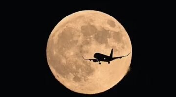 يوم السبت.. أول قمر عملاق في عام 2026 30