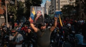 فنزويلا تصدر قرارًا باعتقال أي شخص يدعم الهجوم الأمريكي على كاراكاس 12